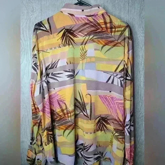 Vintage Company by Ellen Tracy 94% silk button-down longsleeve blouse. - Picture 3 of 3